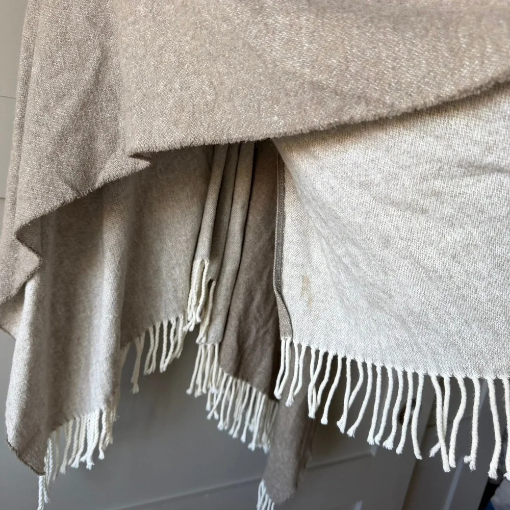 Cristina Chiti Made Italy Poncho Wrap Shawl OS Tan Fringe Knit Ruana Cape